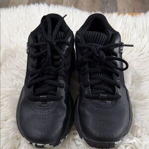Under Armour Black Kids Sneakers Size 4